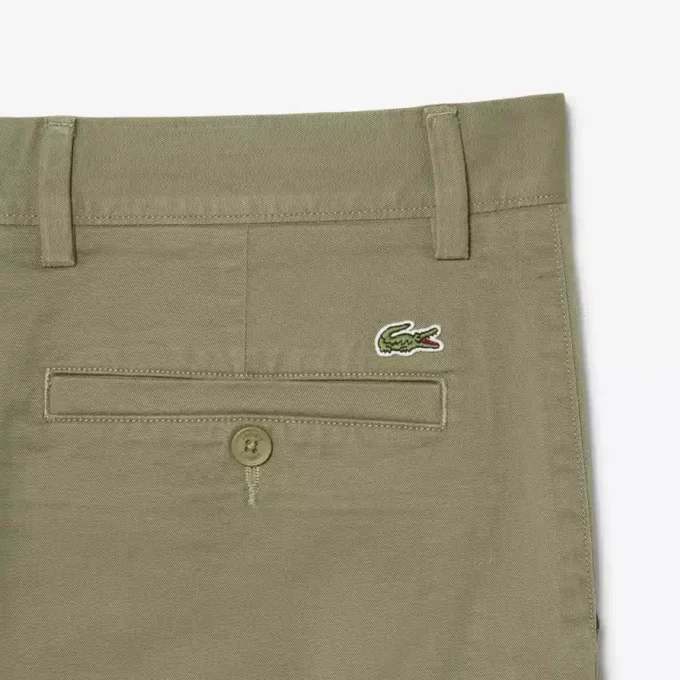Chino-Shorts aus Stretch-Twill