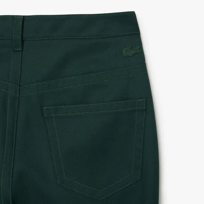 Damenhose mit geradem Schnitt und Ziernähten