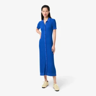 Damenkleid mit geripptem Strick und Poloshirt-Kragen