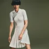 Damenkleid mit Plissee und Poloshirt-Kragen