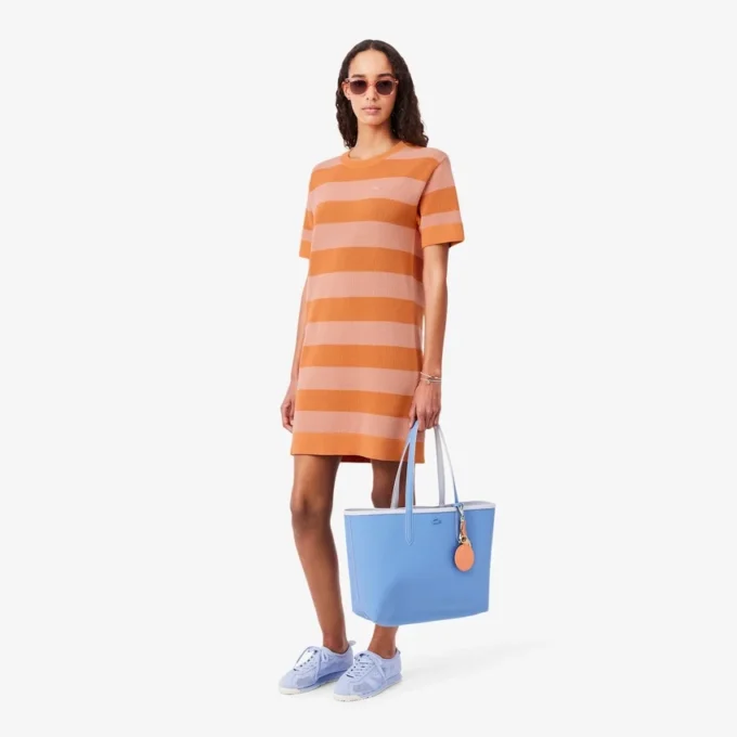 Gestreiftes T-Shirt-Kleid aus Mesh-Strick