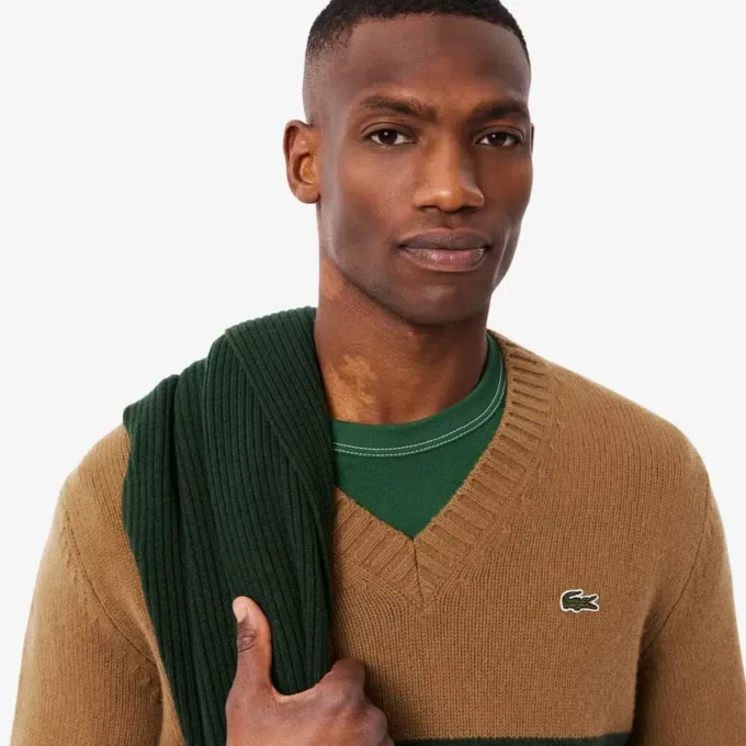 Herren-Strickpullover aus Wolle mit V-Ausschnitt