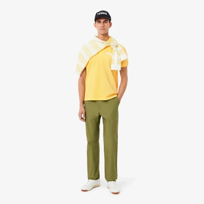 Klassisch geschnittenes Petit-Piqué-Poloshirt mit Aufdruck