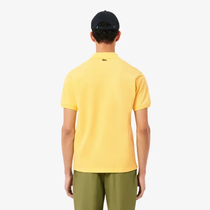 Klassisch geschnittenes Petit-Piqué-Poloshirt mit Aufdruck