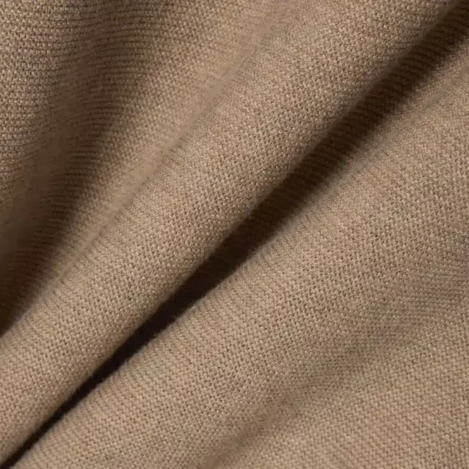 Klassisch geschnittenes Strick-Poloshirt