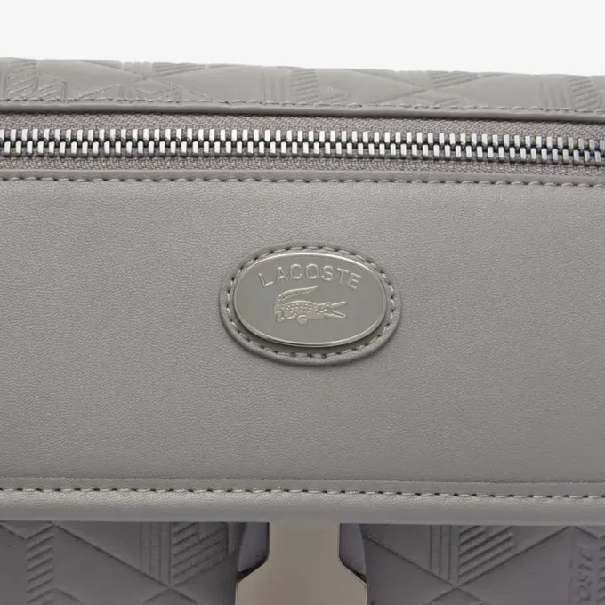 Kleine Leder-Umhängetasche mit Monogramm und Klappe