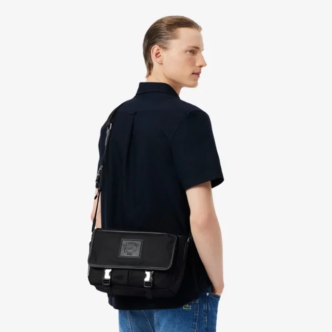 Lacoste Classic Satchel mit Klappenverschluss