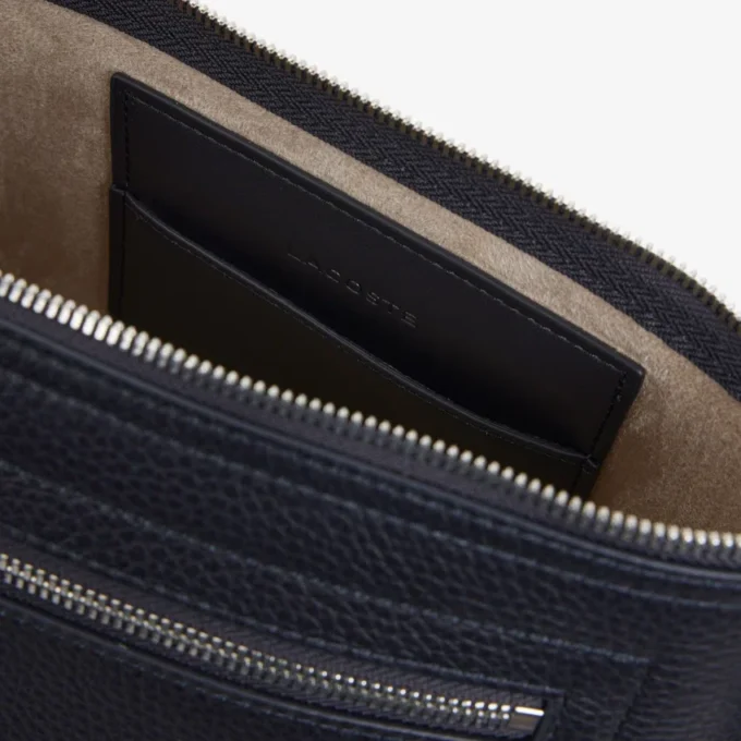 Lacoste Clutch aus genarbtem Leder