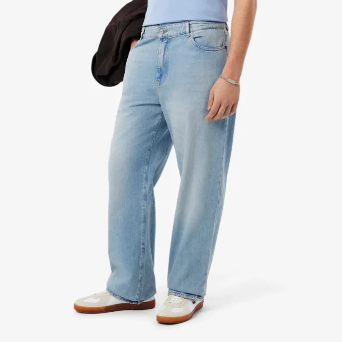 Locker sitzende Jeans
