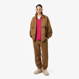 Oversized-Satin-Poloshirt mit Runway-Badge-Akzent