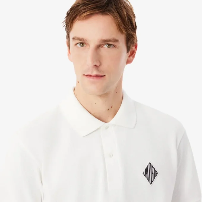 Polohemd mit klassischer Passform und Emblem-Akzent