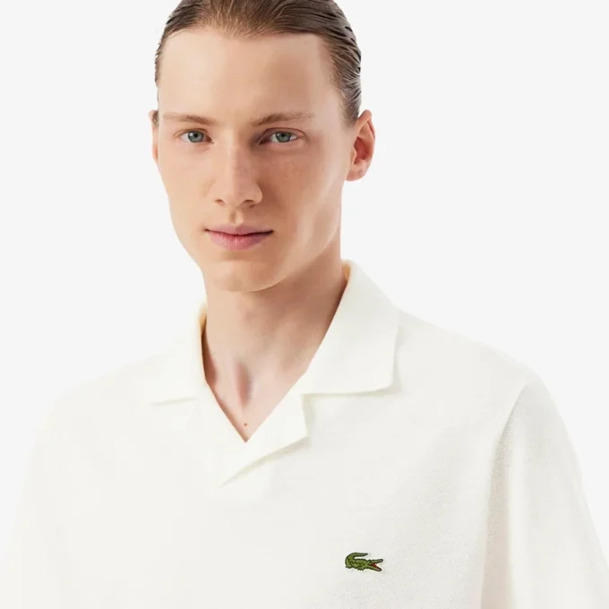 Poloshirts aus Baumwolle und Leinen in klassischer Passform