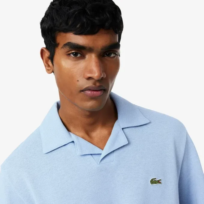 Poloshirts aus Baumwolle und Leinen in klassischer Passform
