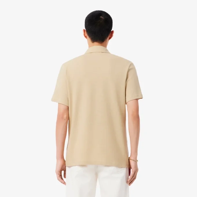 Poloshirts aus Baumwolle und Leinen in klassischer Passform