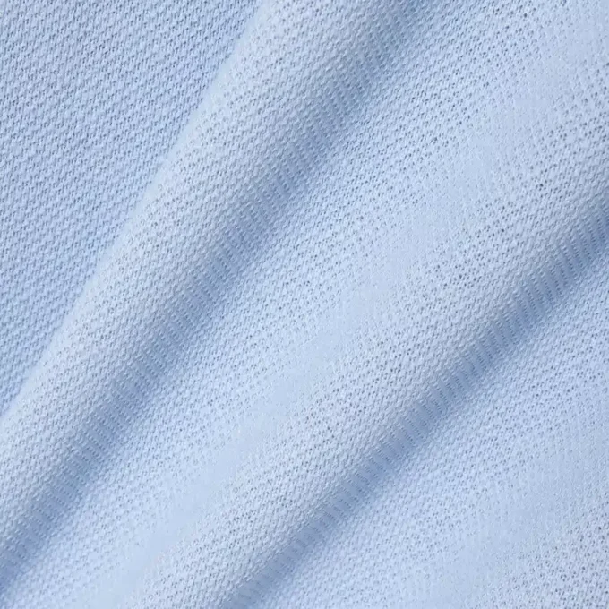 Poloshirts aus Baumwolle und Leinen in klassischer Passform