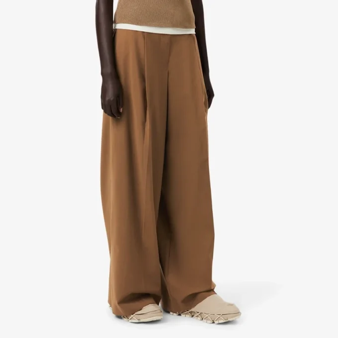 Runway-Hose aus Woll-Blend in weiter Passform