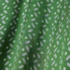 Runway-Kleid mit Satin-Schalausschnitt und Print