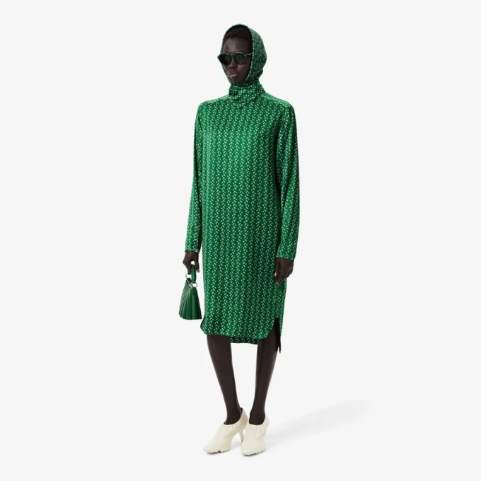 Runway-Kleid mit Satin-Schalausschnitt und Print