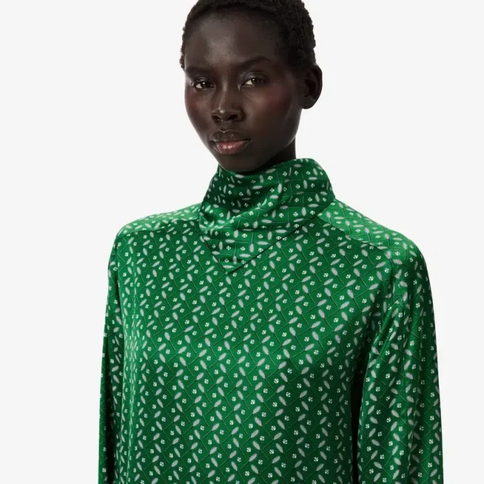 Runway-Kleid mit Satin-Schalausschnitt und Print