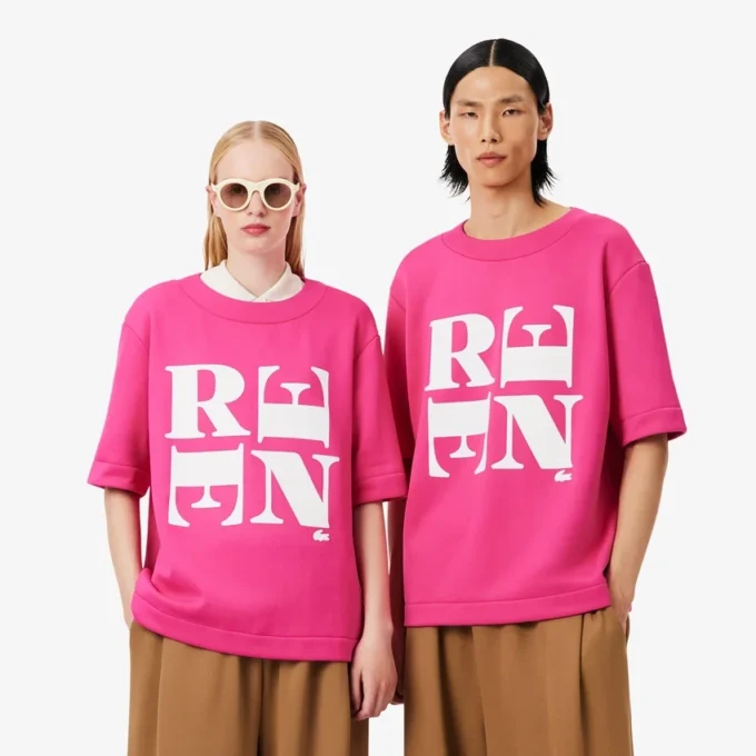 Runway Satin T-Shirt mit Grafik