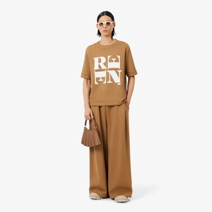 Runway Satin T-Shirt mit Grafik