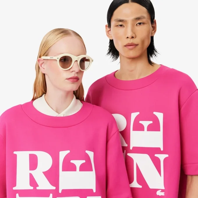 Runway Satin T-Shirt mit Grafik