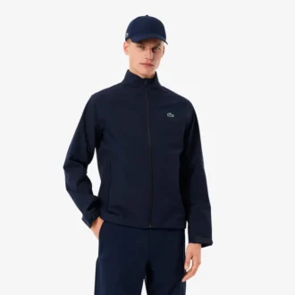 Wasserabweisende Stretch-Windjacke für Herren beim Golf