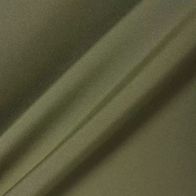 Wasserabweisende Windjacke in mittlerer Länge