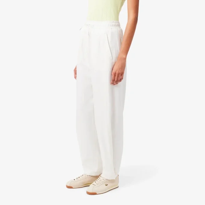 Weite, fließende Hose